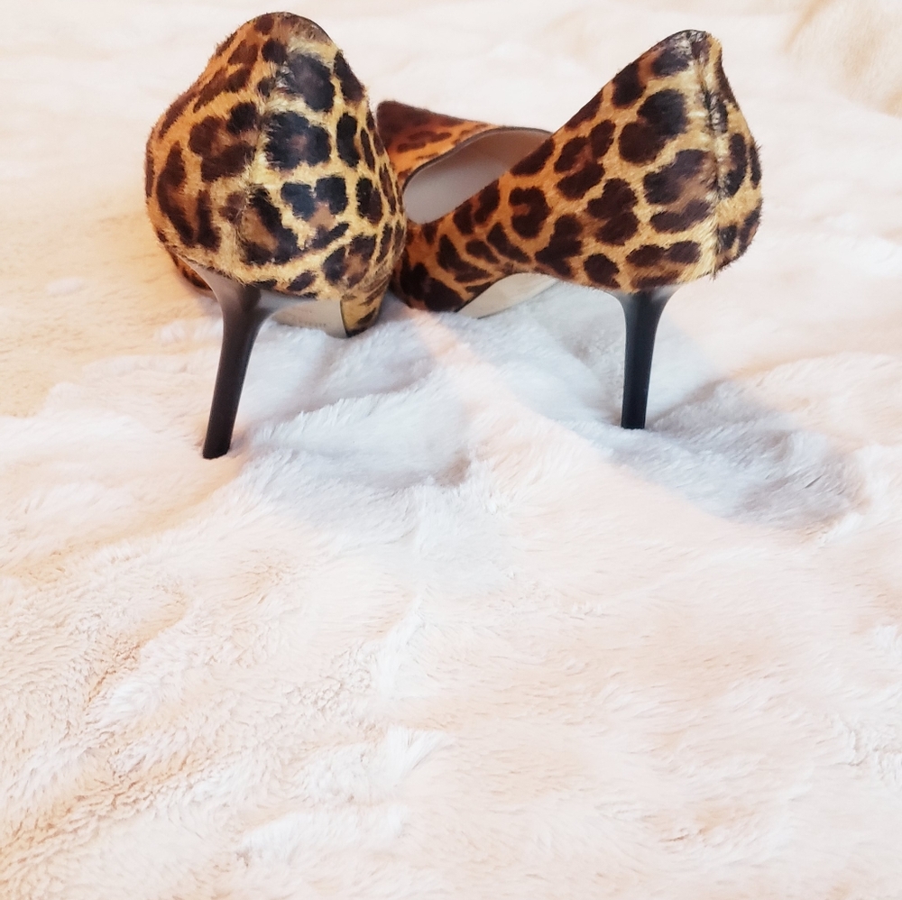 Jimmy Choo Leopard Print Pointed Toe Heels - Picture 4 of 6